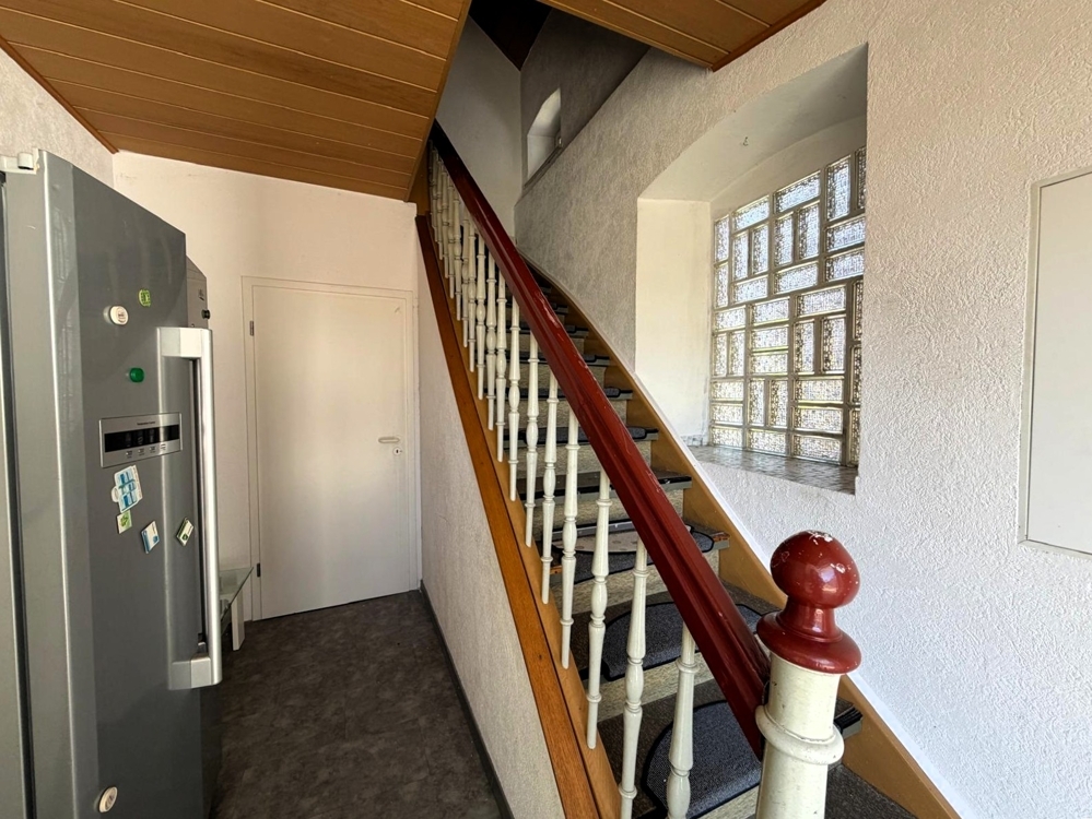 Einfamilienhaus mit zwei Eingängen, Terrasse und Entwicklungspotenzial in Enchenreuth &ndash; Foto 2