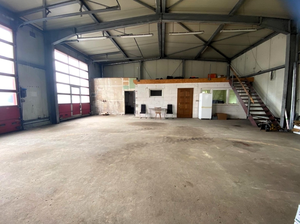 Gewerbehalle mit Erweiterungsbau und Wartungsgrube in Oelsnitz Vogtland &ndash; Foto 7