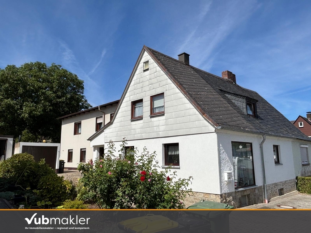 Einfamilienhaus mit ca200 qm Wohnfläche, großem Grundstück und Zweifamilienhaus Potenzial in Arzberg