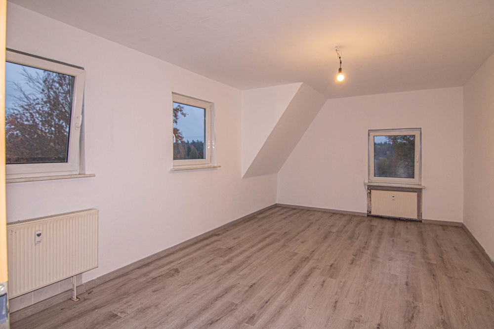 Fünf-Zimmer-Familienoase mit 2 Bädern und Stellplatz inklusive! &ndash; Foto 2