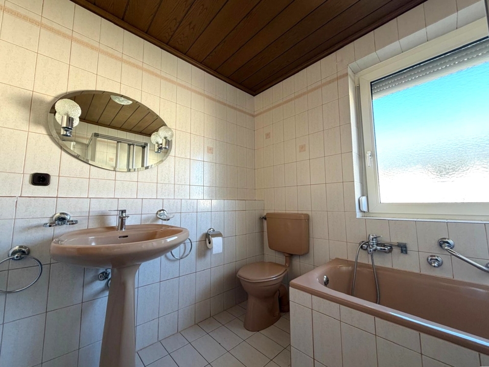 Eigennutzung oder Kapitalanlage: Freie 3-Zimmer-Wohnung in Hof mit Balkon, Garage und Grünblick &ndash; Foto 11
