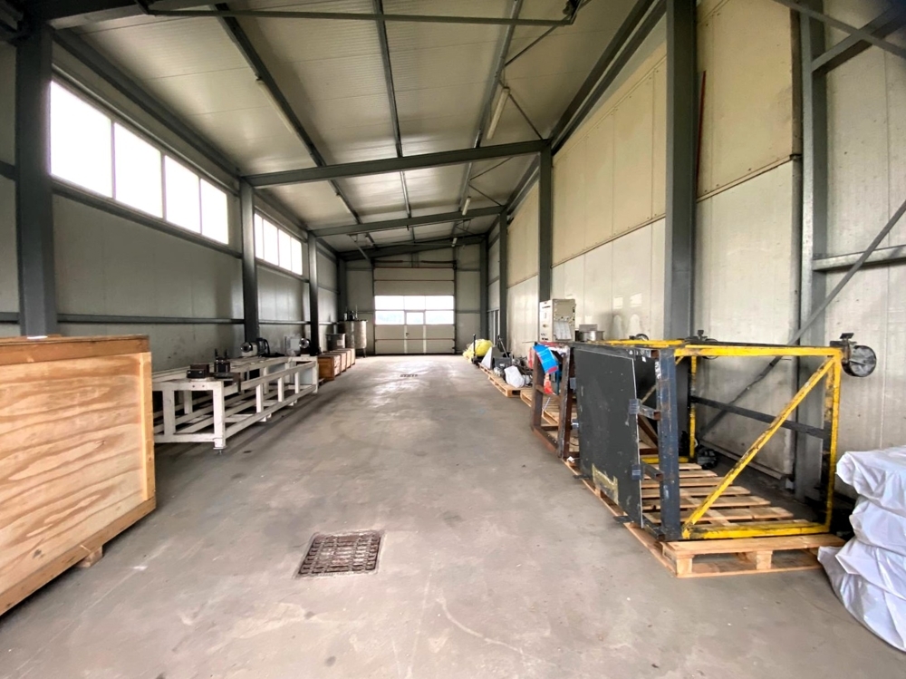 Gewerbehalle mit Erweiterungsbau und Wartungsgrube in Oelsnitz Vogtland &ndash; Foto 10