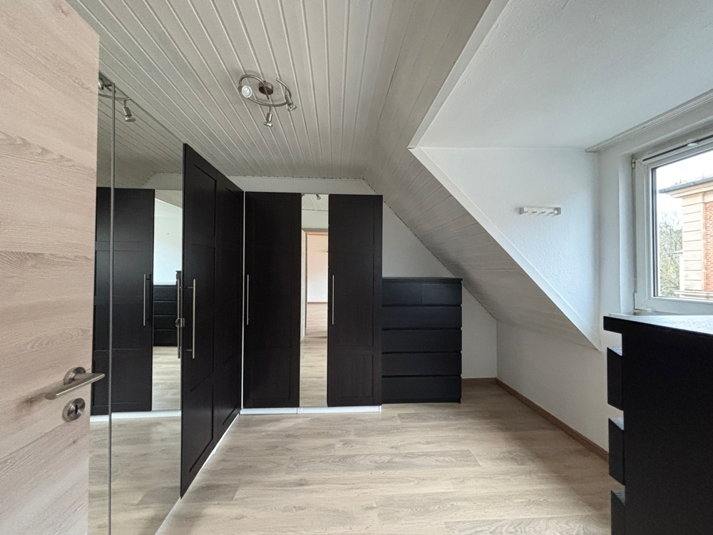 Reihenmittelhaus in zentraler Lage von Naila bietet ein großzügiges Zuhause &ndash; Foto 13