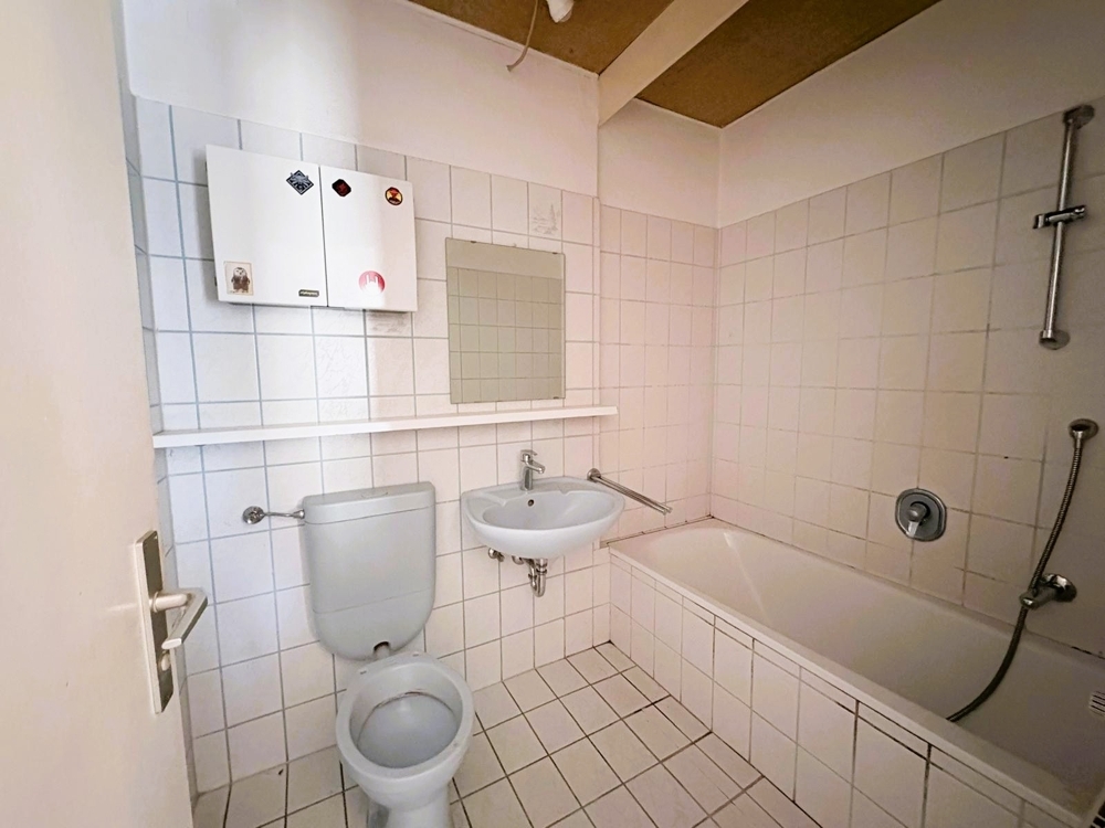 Vielseitiges Immobilienensemble mit zwei Gebäuden, Gewerbefläche und großem Entwicklungspotenzial in Lichtenberg &ndash; Foto 7