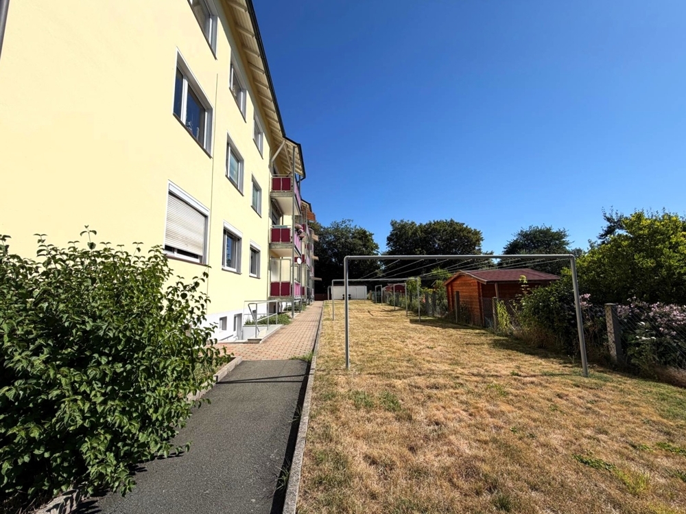 Eigennutzung oder Kapitalanlage: Freie 3-Zimmer-Wohnung in Hof mit Balkon, Garage und Grünblick &ndash; Foto 14