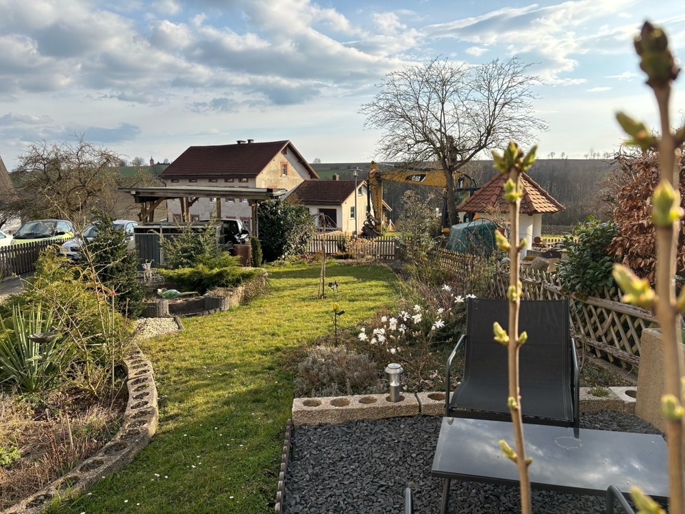Doppelhaushälfte mit viel Platz zum Entfalten in Wiesau &ndash; Foto 2