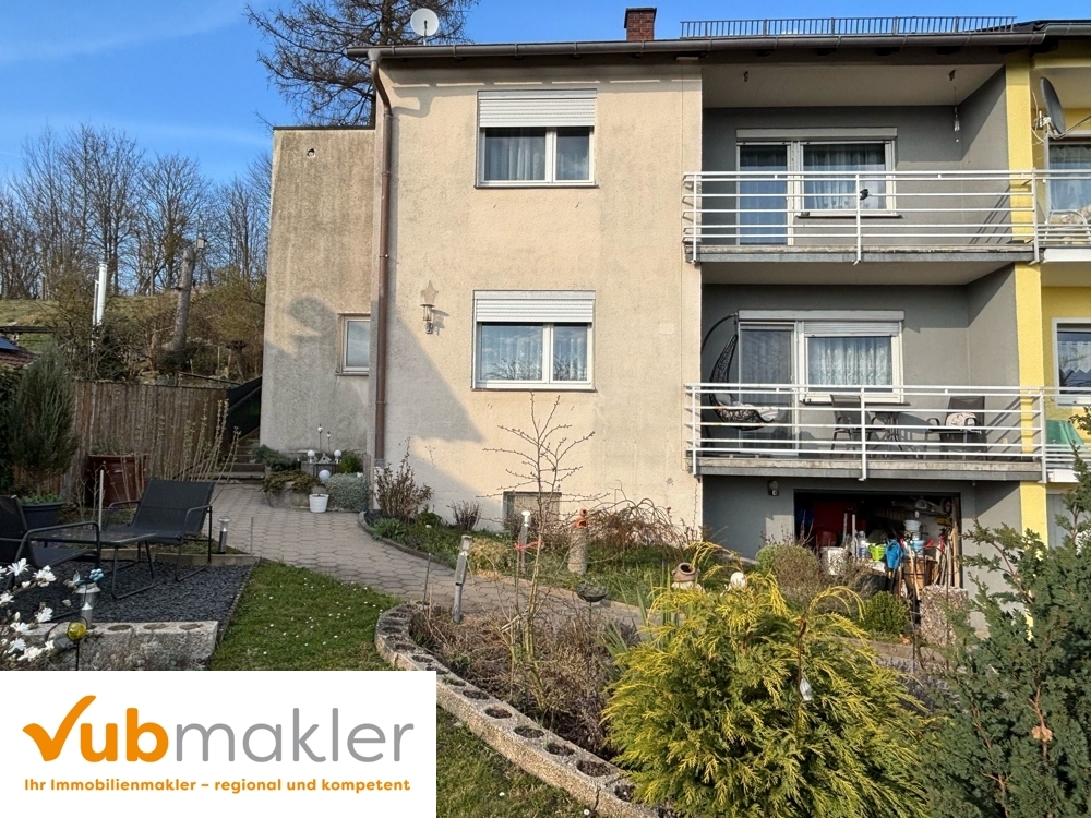 Doppelhaushälfte mit viel Platz zum Entfalten in Wiesau &ndash; Foto 1