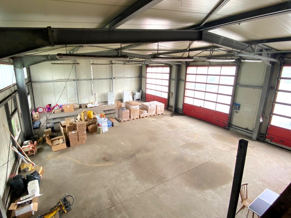 Gewerbehalle mit Erweiterungsbau und Wartungsgrube in Oelsnitz Vogtland &ndash; Foto 5
